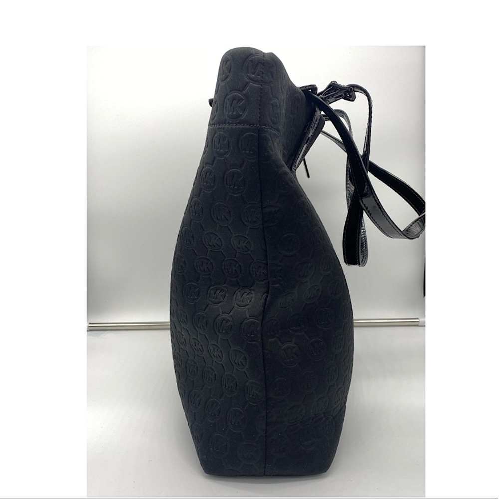 Michael Kors Large Quilted Neoprene Bag - Picture 4 of 14